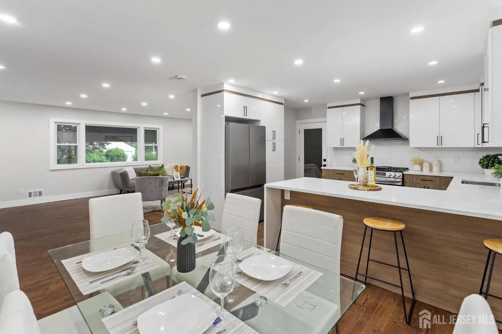 6 Ryan Road, Cranbury