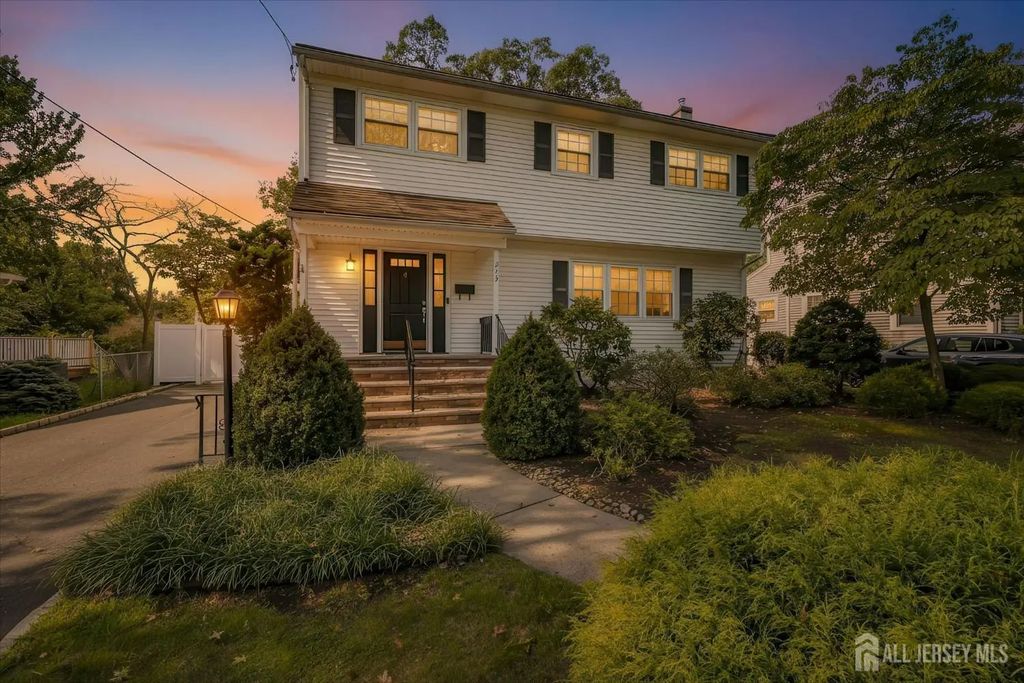 273 Grove Avenue, Metuchen