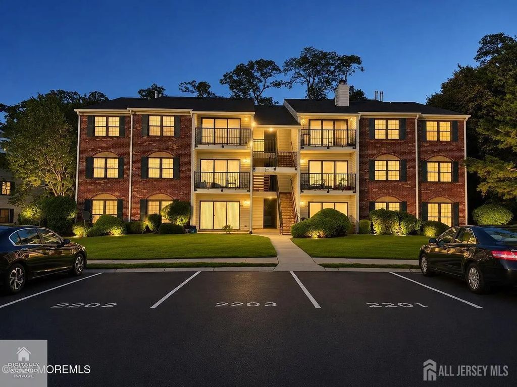 341 Danbury Lane, East Brunswick