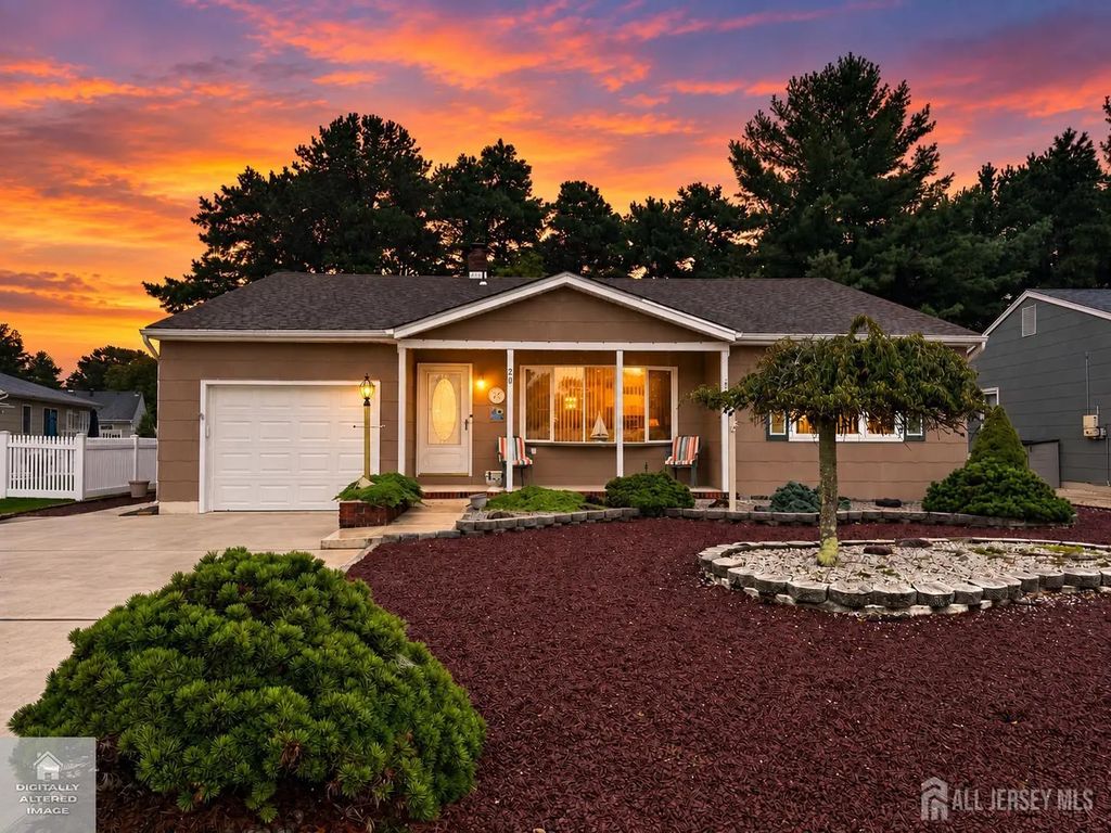 20 Auburn Road, Toms River