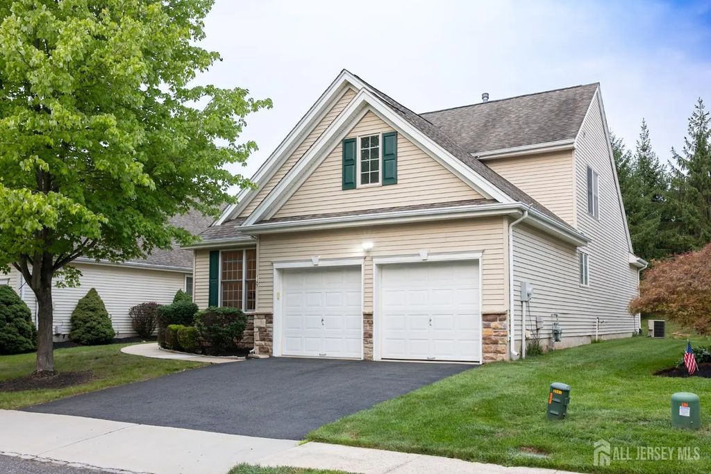 19 Bayard Road, Franklin