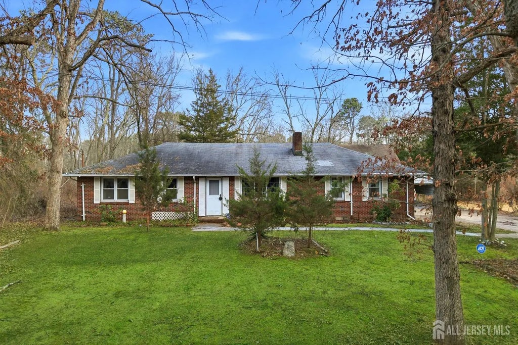 21 Pine Street, Old Bridge