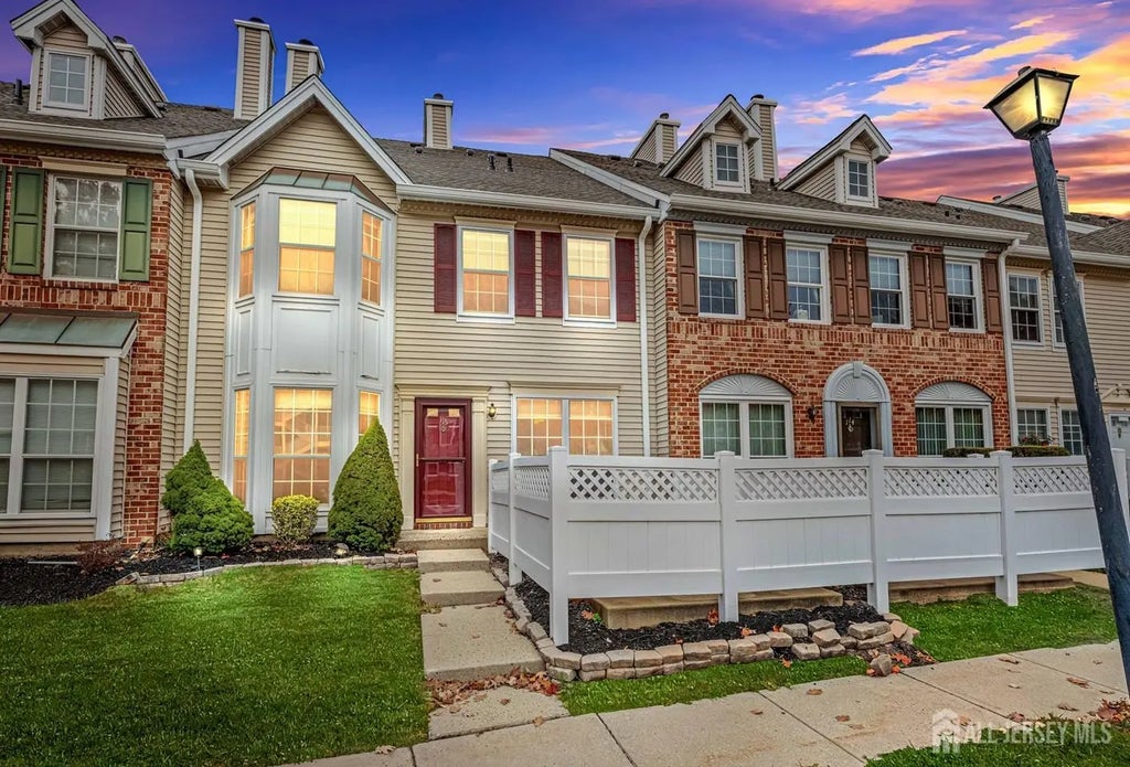 115-115 Albury Way, North Brunswick