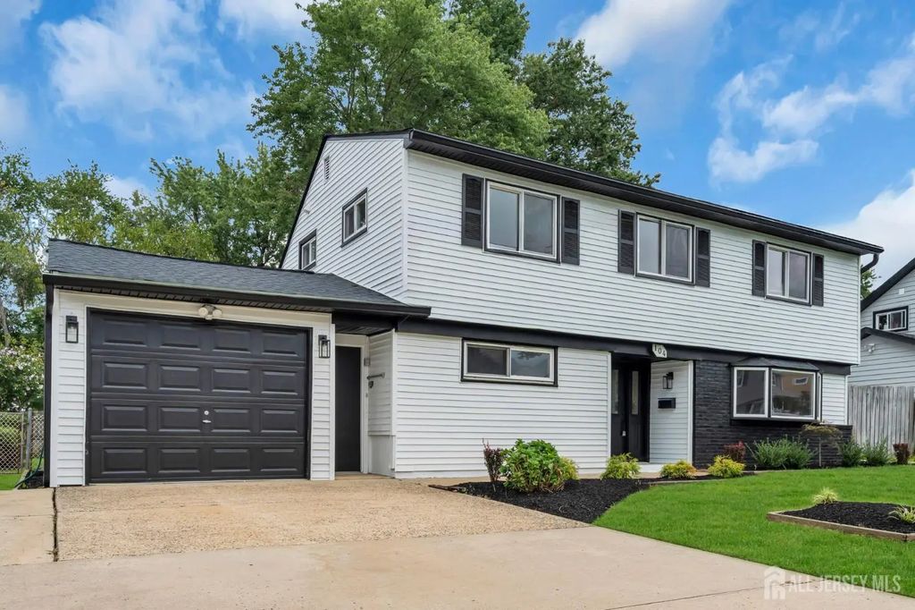 104 Southwood Drive, Old Bridge