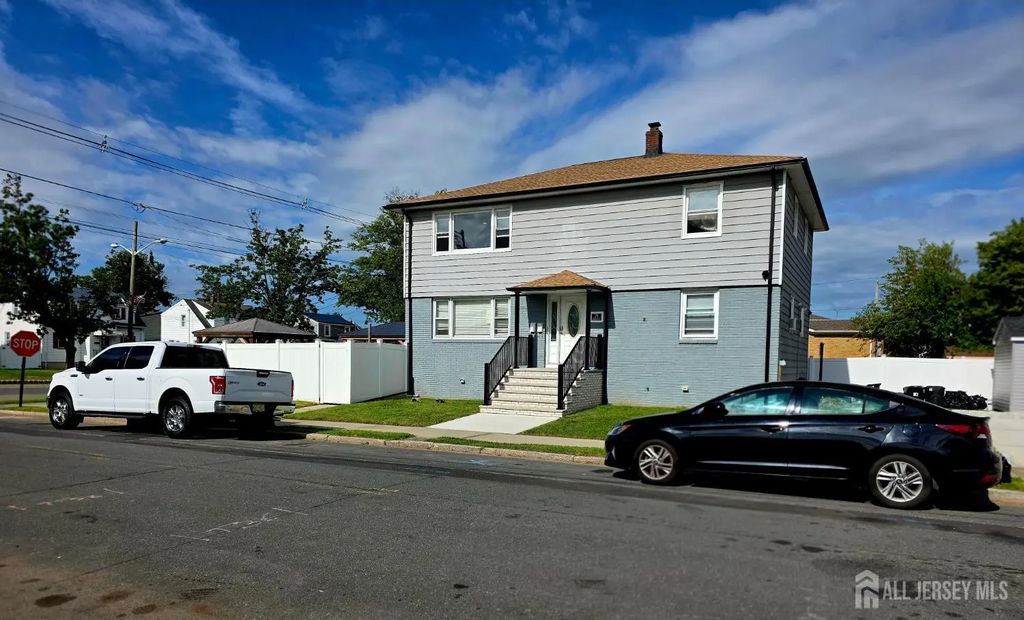 71 Lowell Street, Carteret