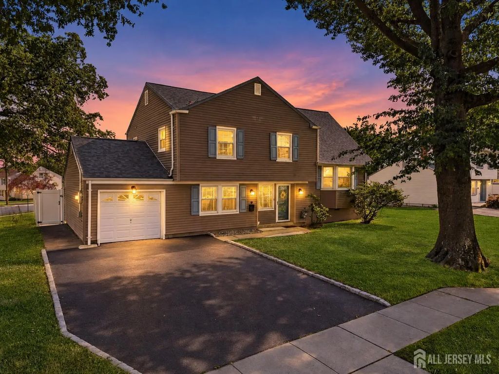9 Meyer Road, Edison