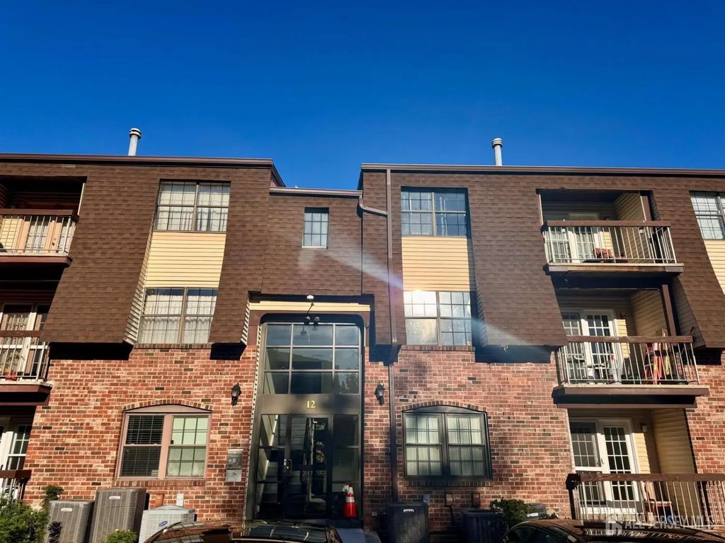 1202 Green Hollow Drive, Iselin