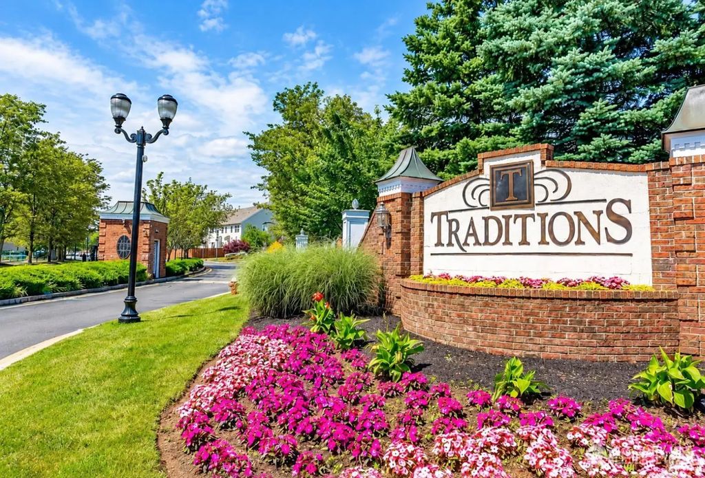 727 Lucy Court, South Plainfield