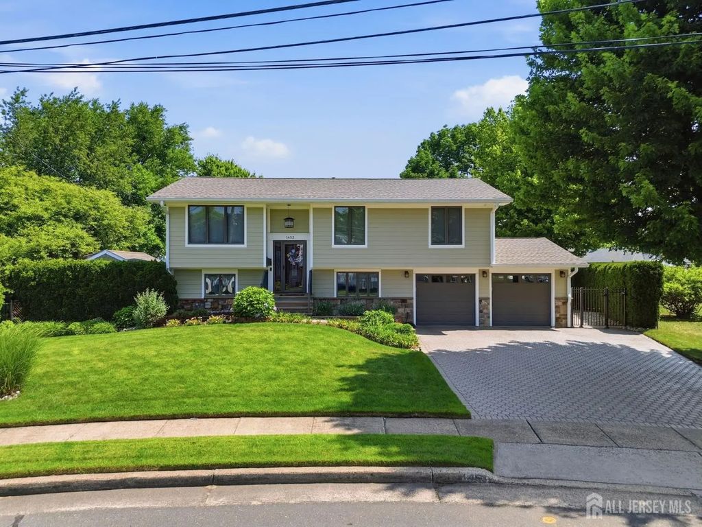 1453 Tooz Place, South Plainfield