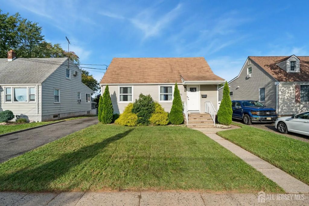 296 Saint James Avenue, Woodbridge Proper