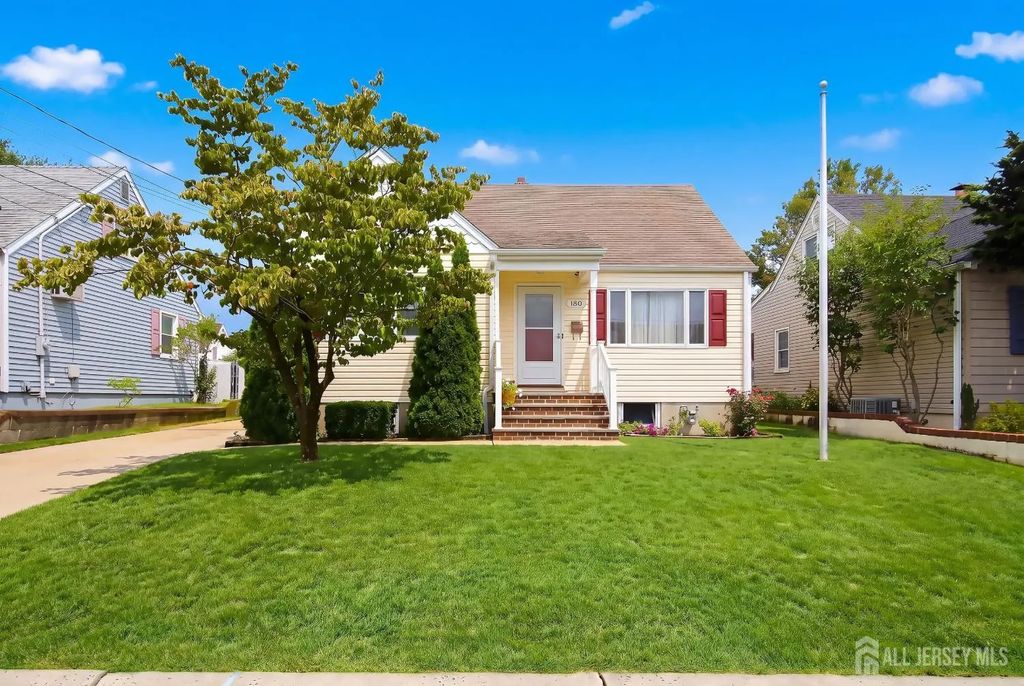 180 Gabriel Terrace, Sayreville