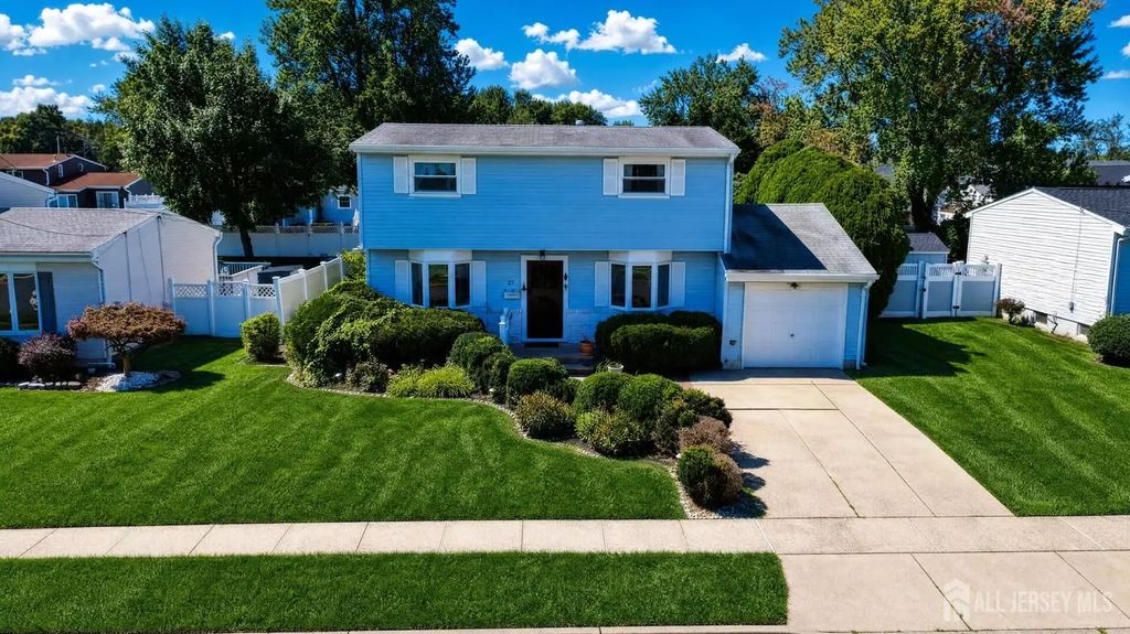 27 Grace Drive, Old Bridge