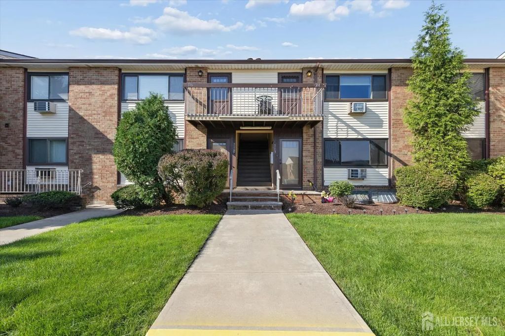714 Cricket Lane, Woodbridge Proper