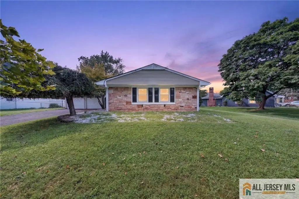 32 Lebed Drive, Franklin
