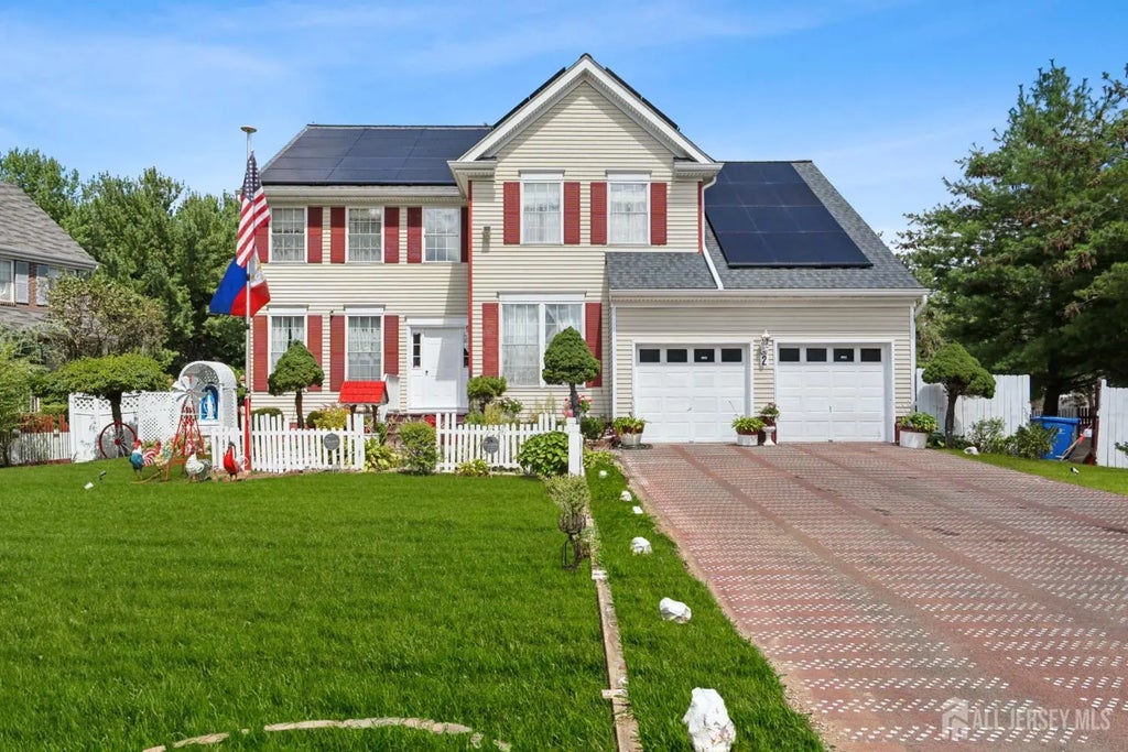 2 Golfview Court, Monroe