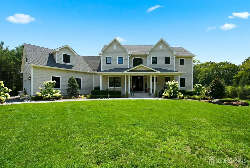 35 Hoffman Road, Monroe