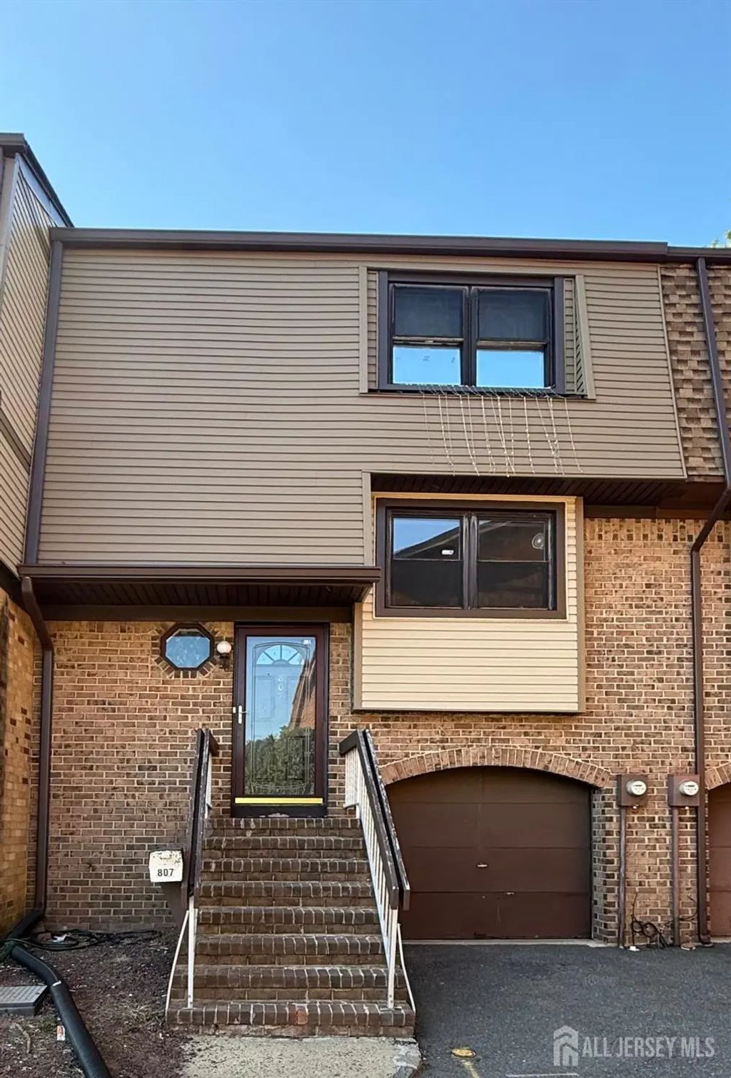 807 Merrywood Drive, Edison