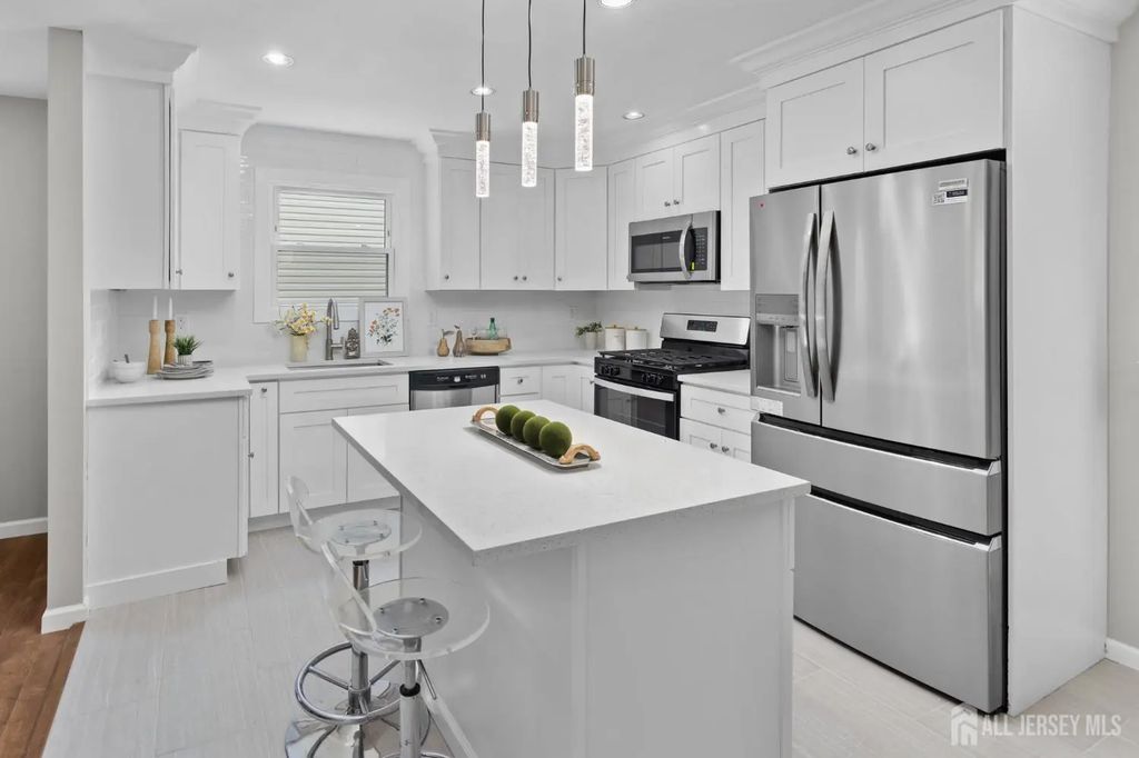 27 Davids Court, South Brunswick