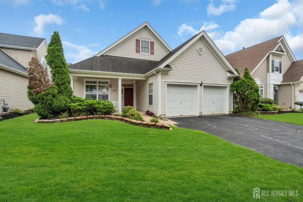 222 Sunflower Lane, West Windsor