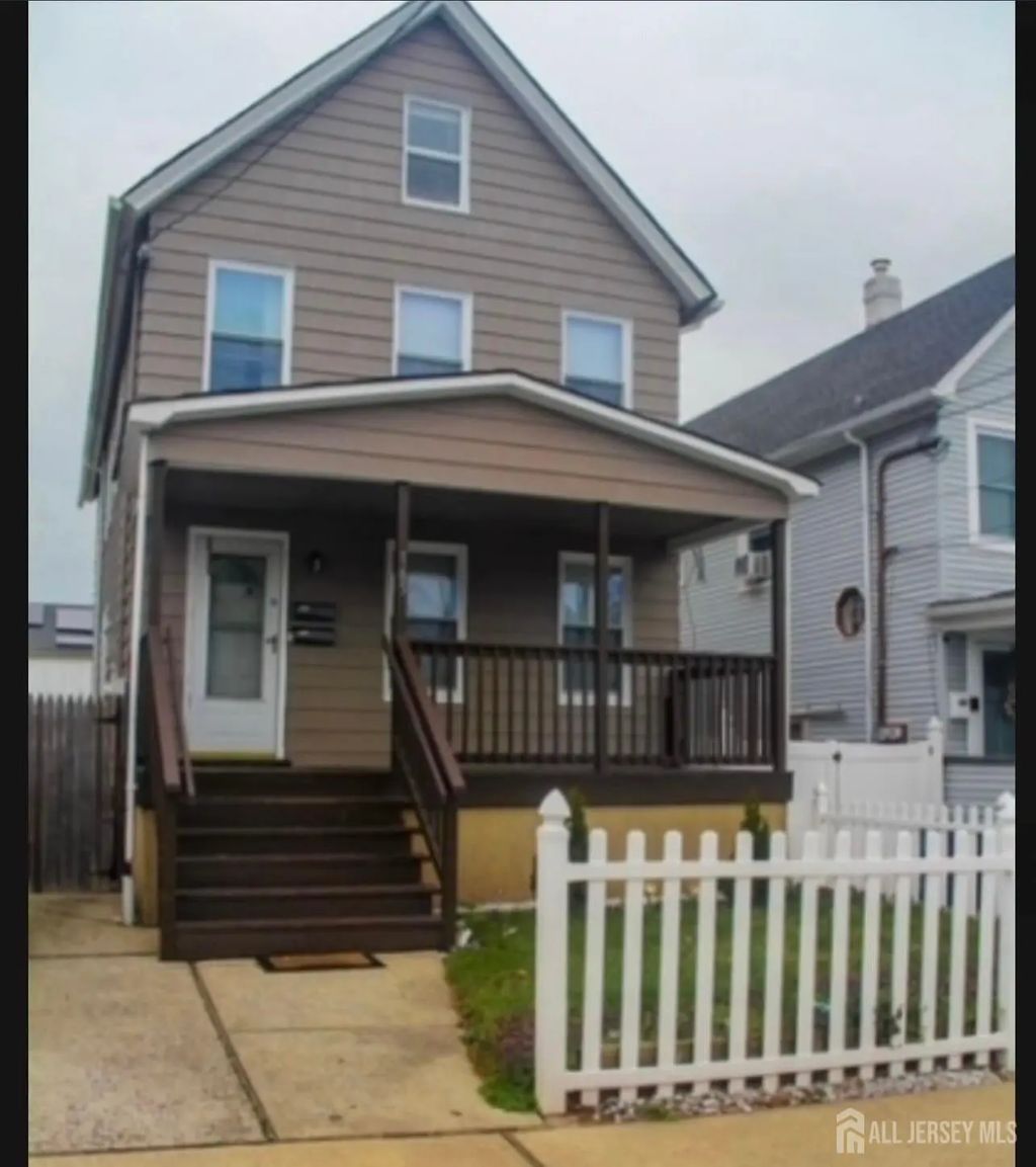 165 Emerson Street, Carteret