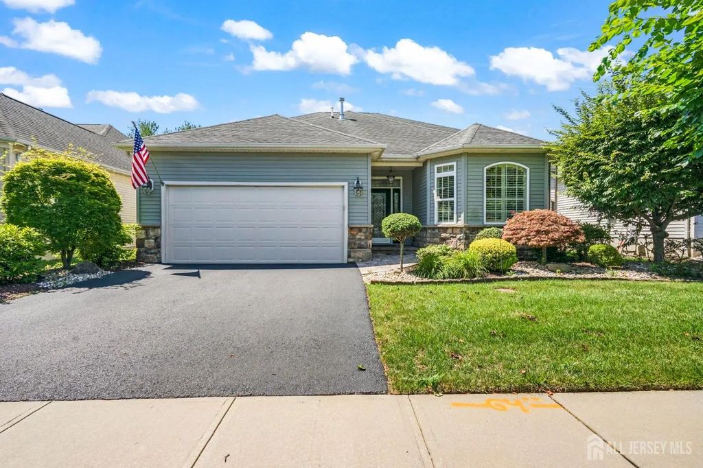 37 Vineyard Court, Monroe
