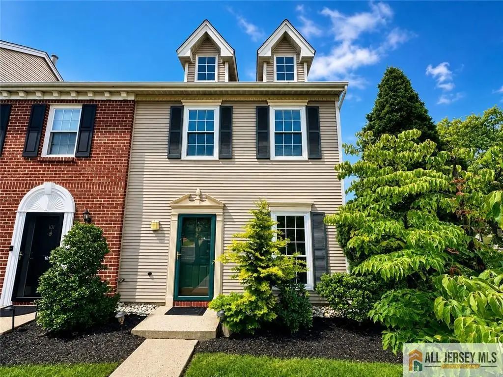 102 Goodwin Drive, North Brunswick