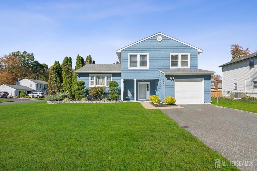 2 Michael Court, Old Bridge