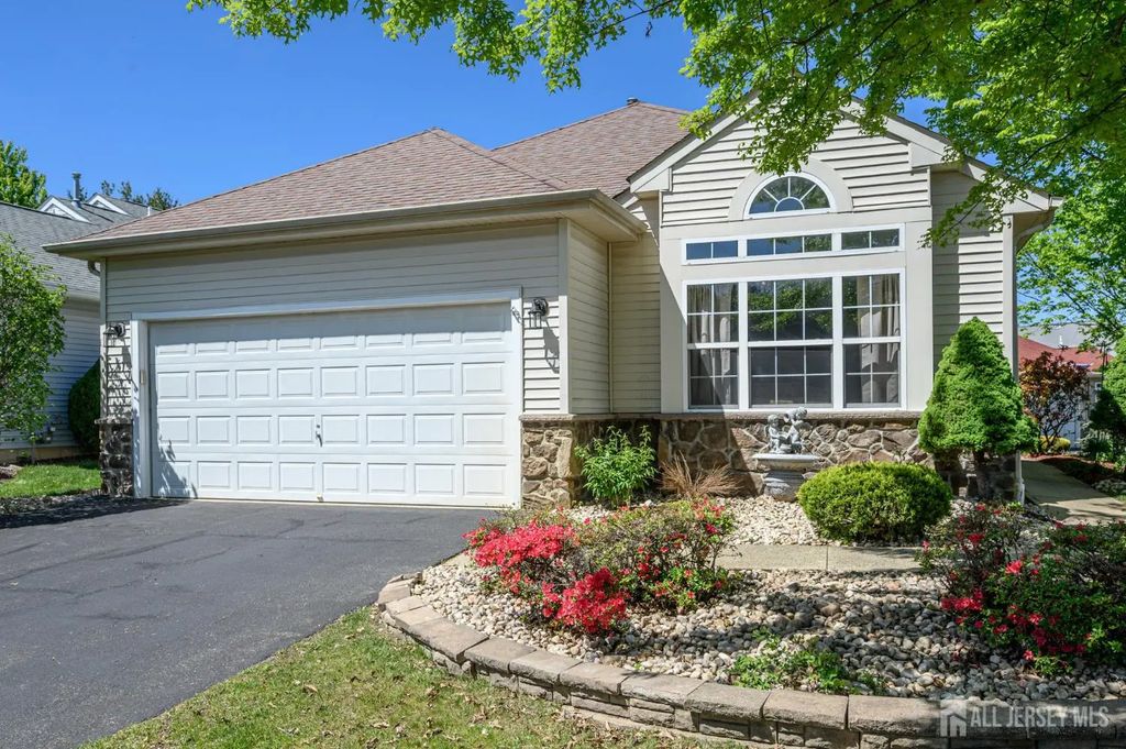 70 Vineyard Court, Monroe