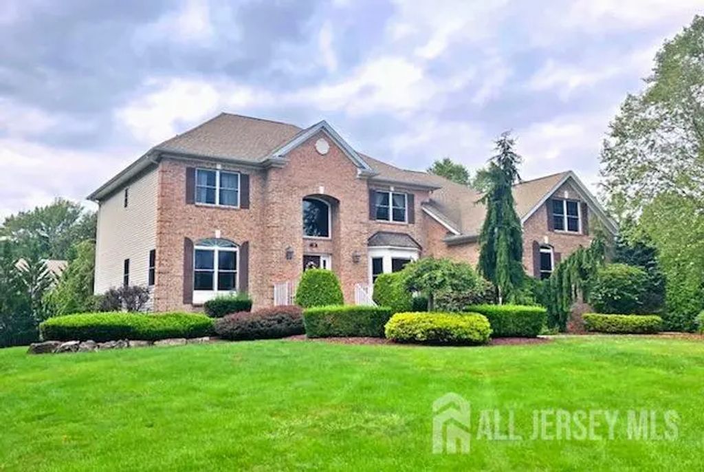 9 Woodmere Road, Monroe