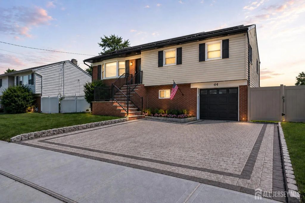 44 Shirley Boulevard, Old Bridge
