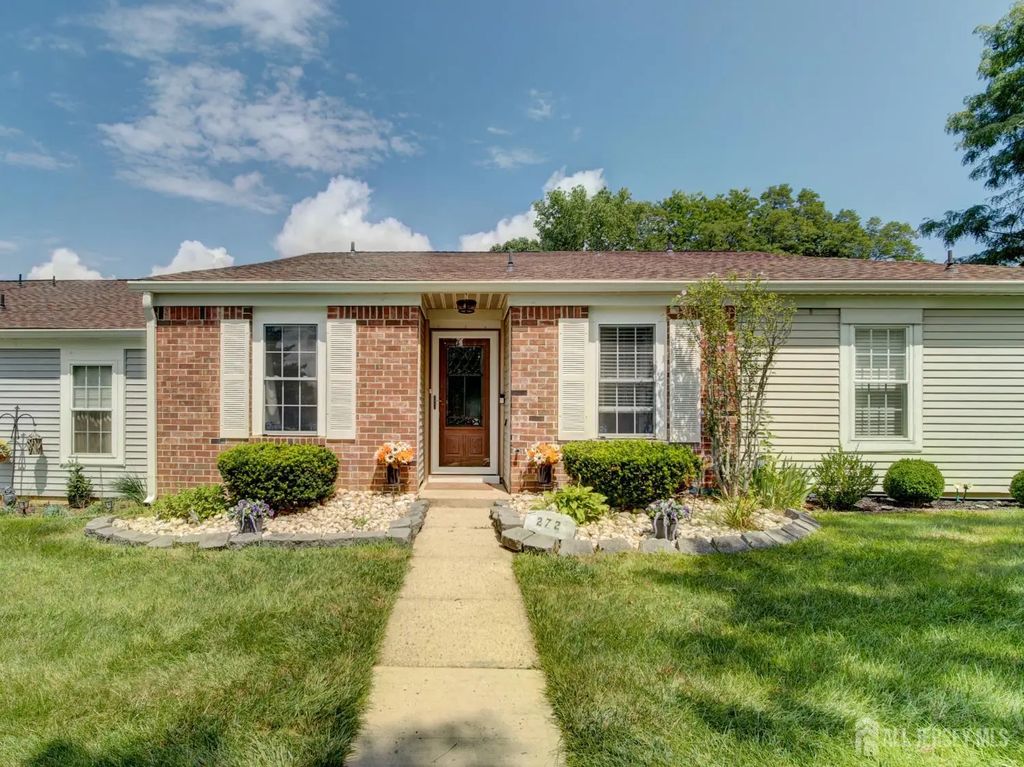 272 Bishop Court, Old Bridge