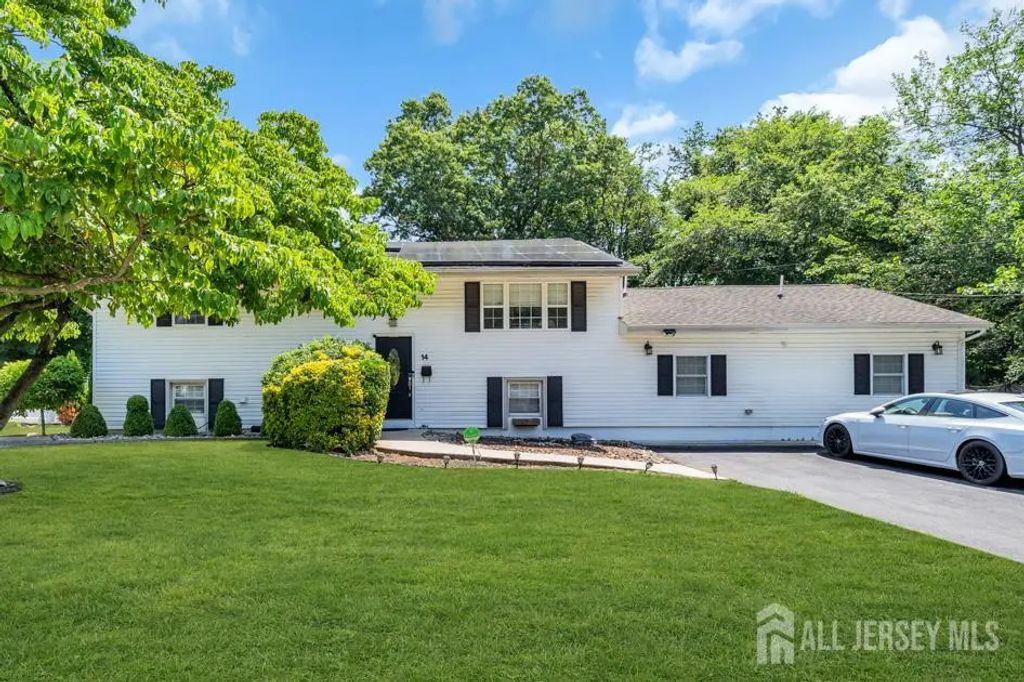 14 Arlington Drive, Howell