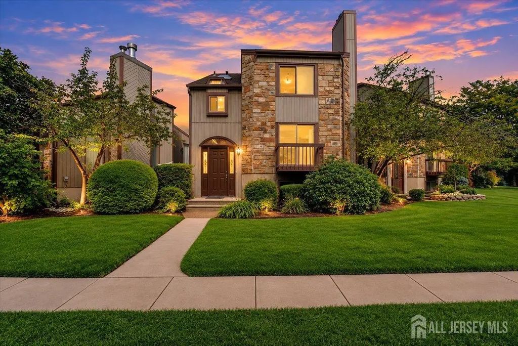 17 Emerald Lane, Old Bridge