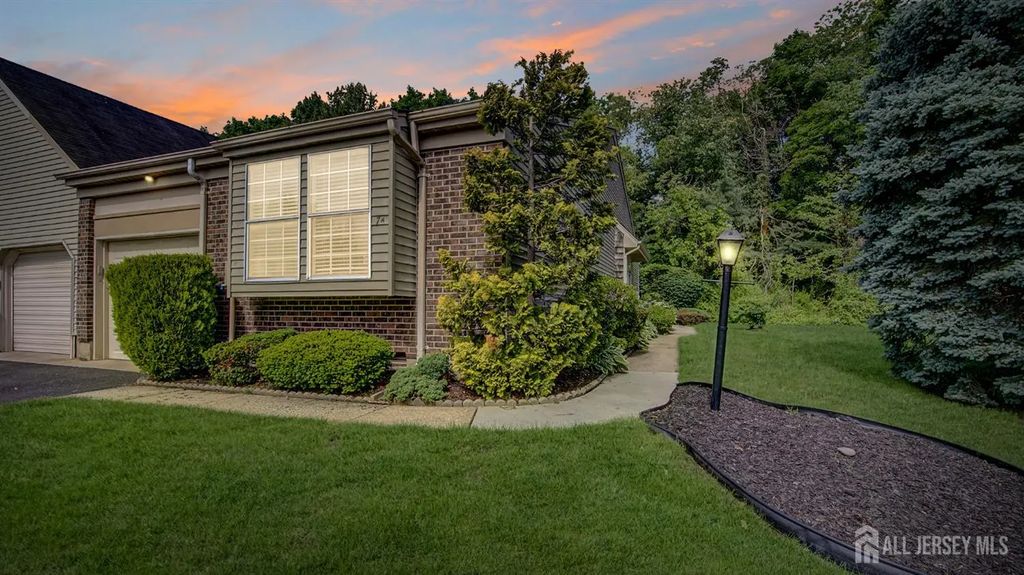 7 Betsy Ross Drive, Monroe