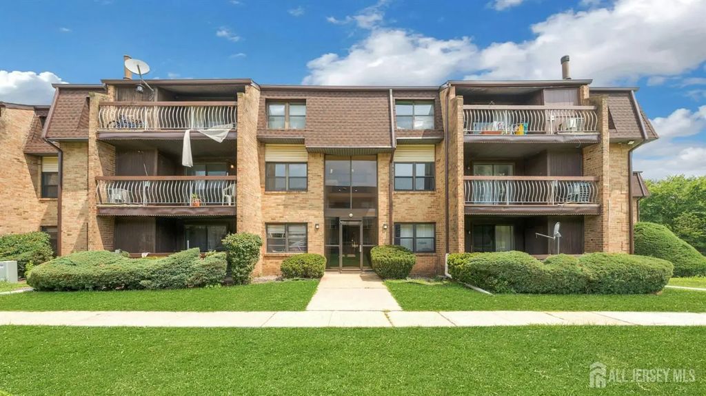 1520 Raspberry Court, Edison