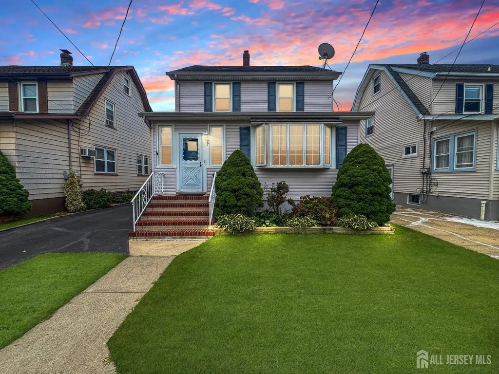 27 Hermann Avenue, Carteret