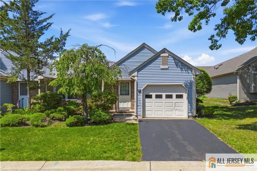 9 Patrick Henry A Court, Monroe