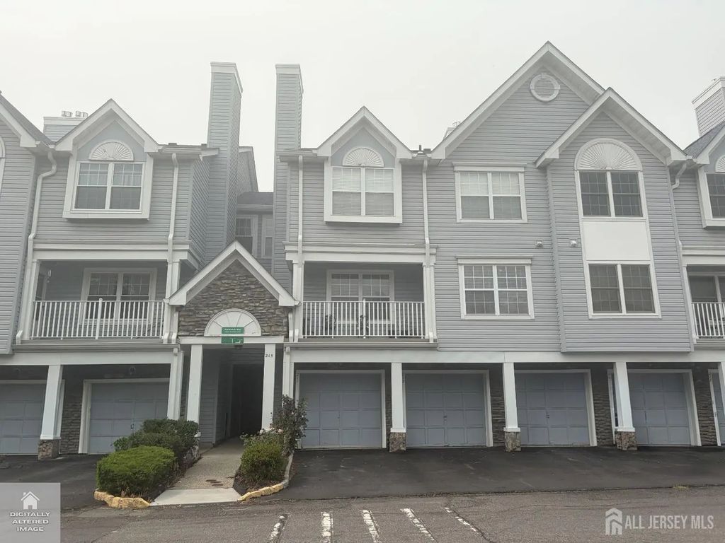 215 Prestwick Way, Edison