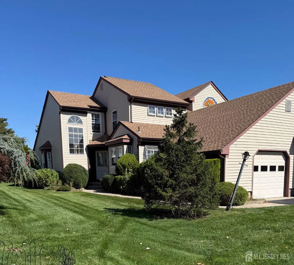 6 Cambridge Drive, Monroe