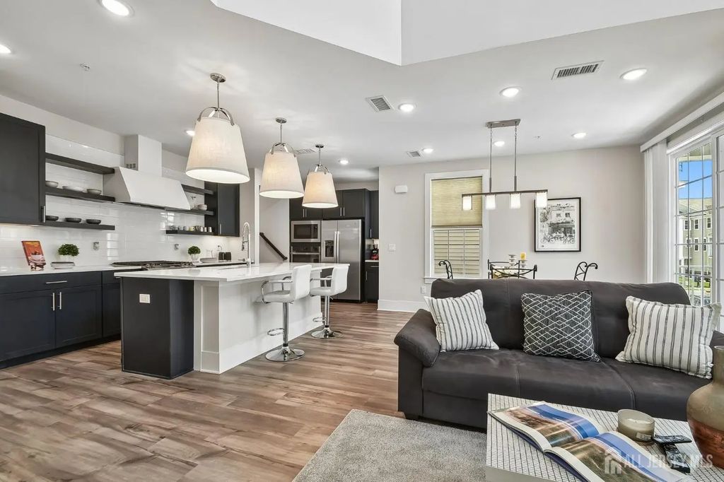 723 Station Road, Dunellen
