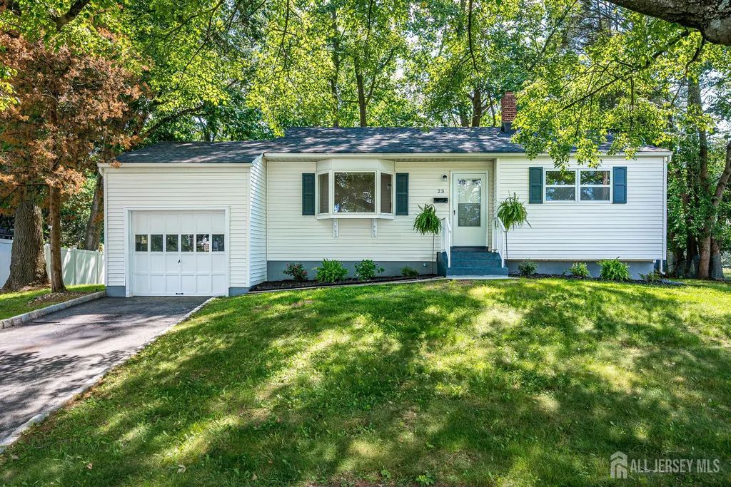 23 Nancy Circle, Edison
