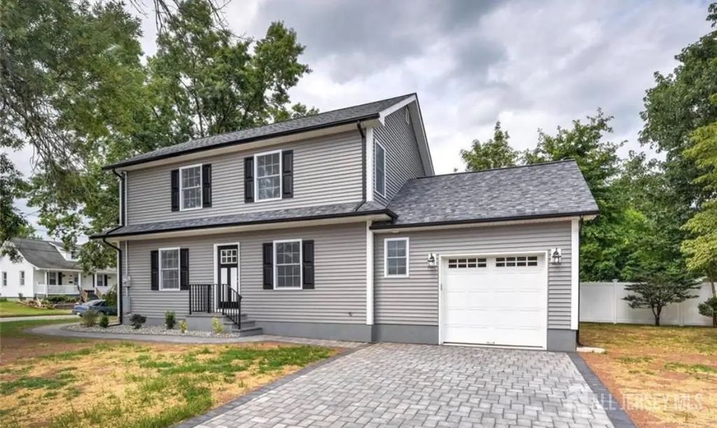 800 Drake Avenue, Middlesex