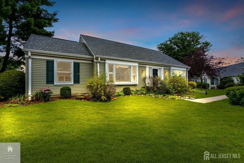 452-a Roxbury Lane, Monroe