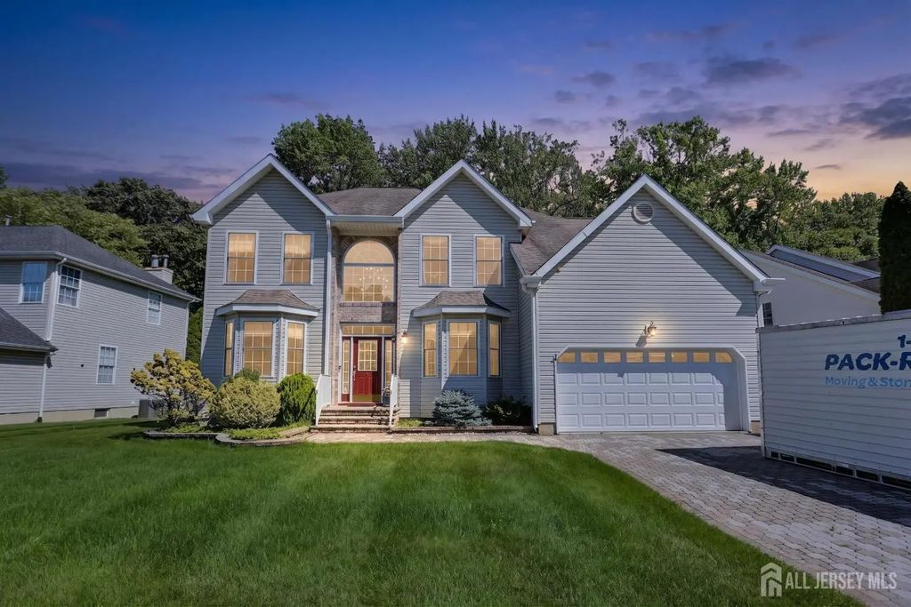 23 Putnam Road, South Brunswick