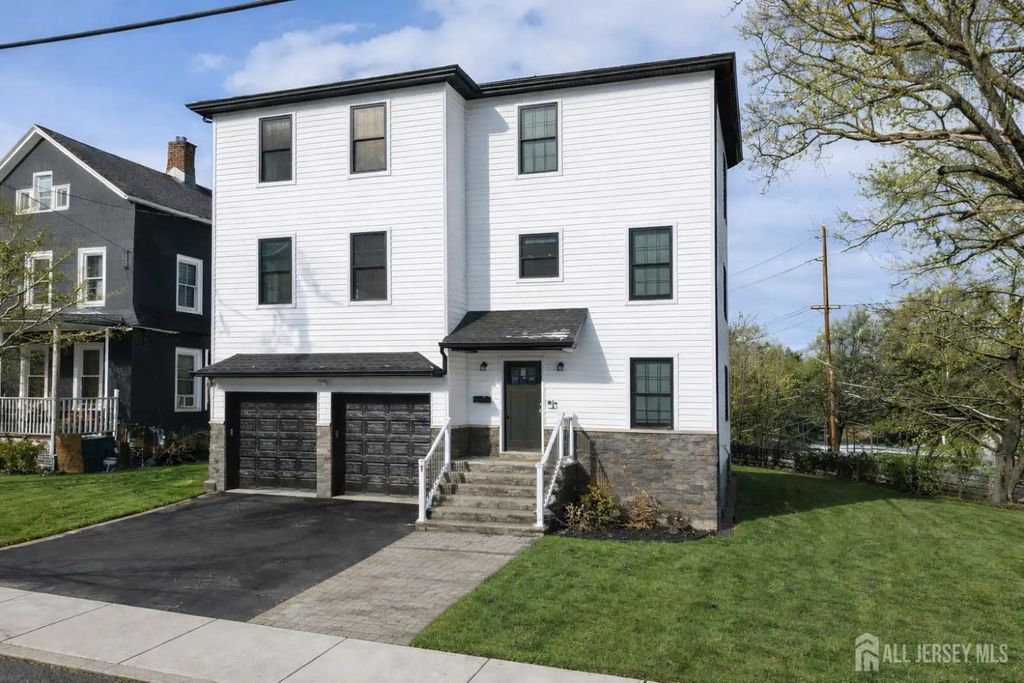 7 Maple Street, Bloomfield