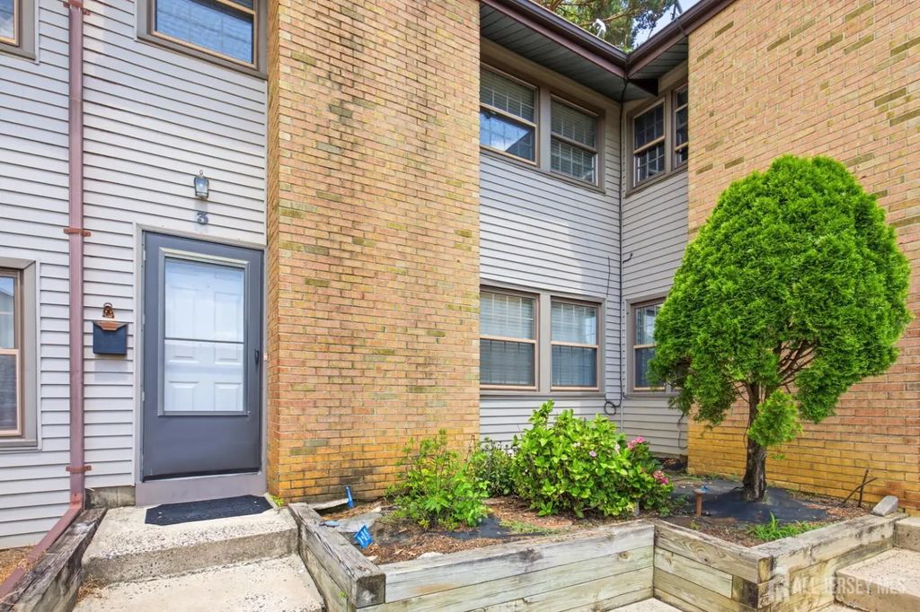 3 Rebecca Court, Old Bridge