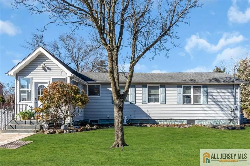 18 Avenue B, Helmetta