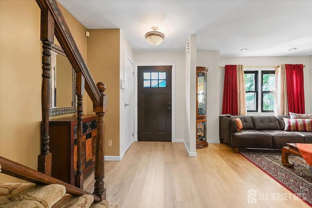 27 Highview Drive, Woodbridge Proper