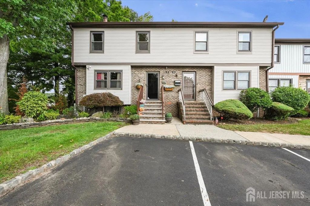 27 Highview Drive, Woodbridge Proper