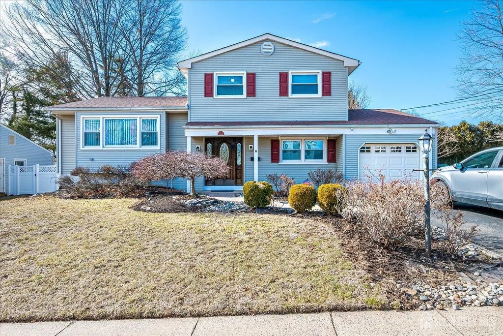 79 Beechwood Avenue, Edison